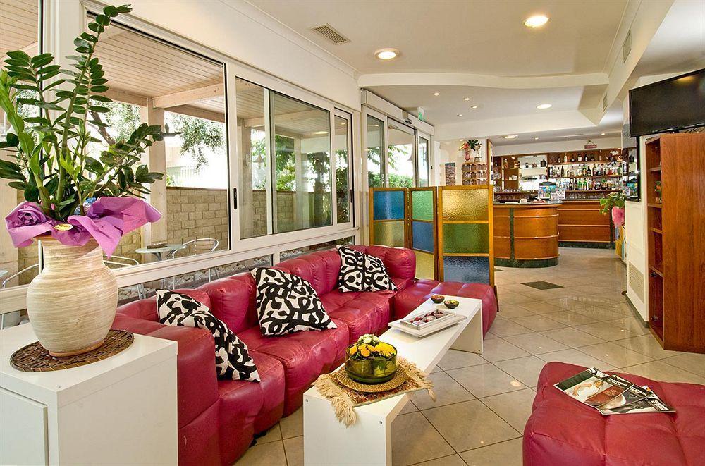 Hotel Locanda Rosy Cattolica Exterior foto