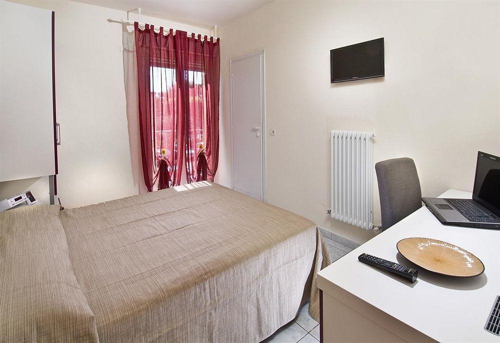 Hotel Locanda Rosy Cattolica Exterior foto