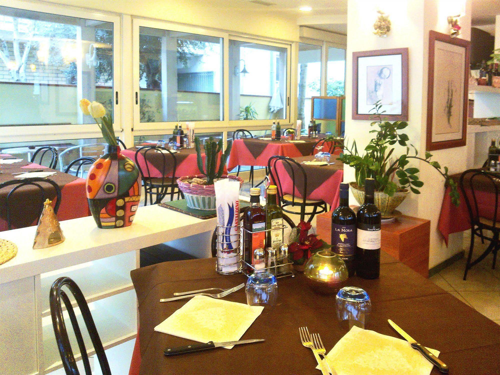Hotel Locanda Rosy Cattolica Exterior foto