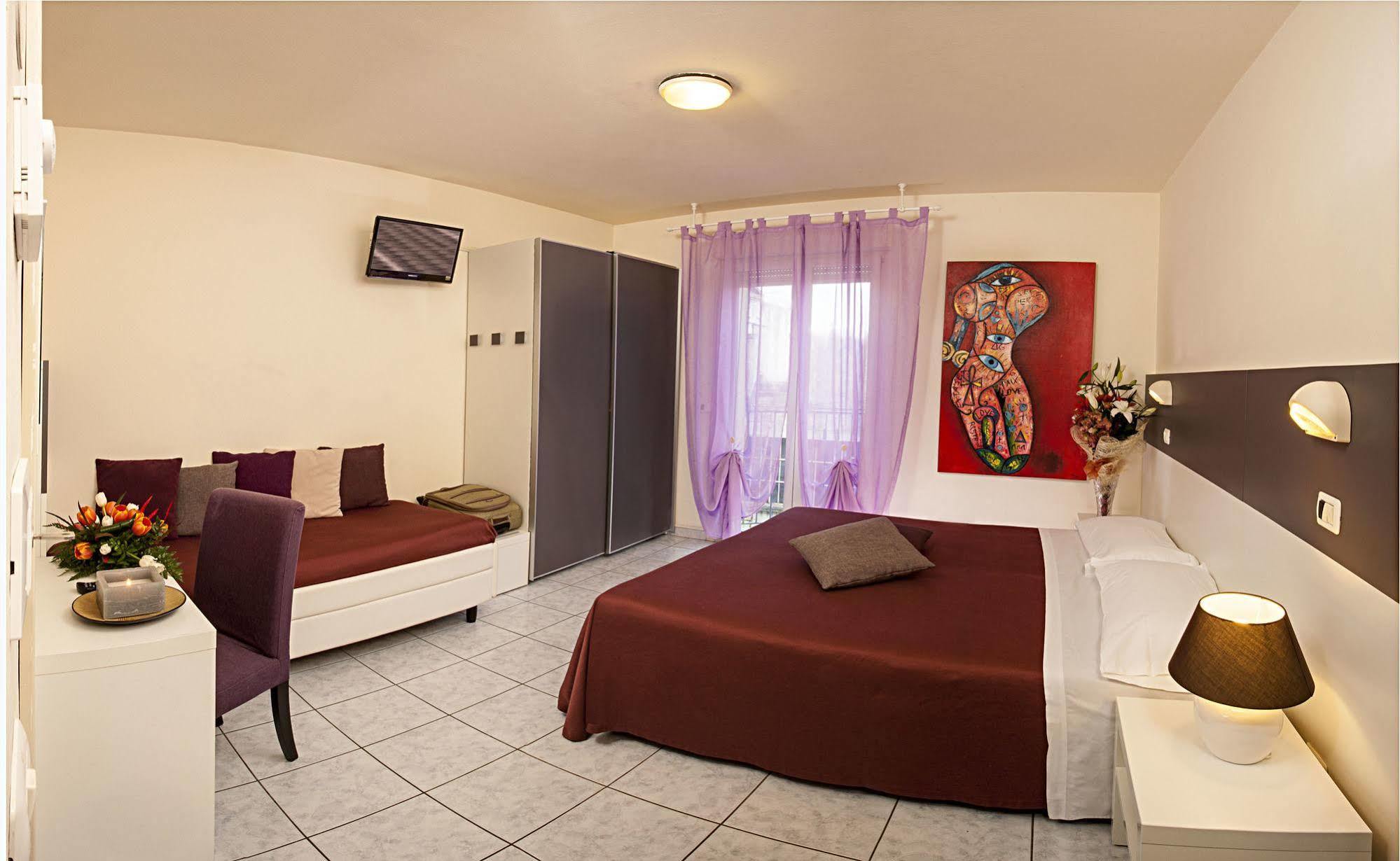 Hotel Locanda Rosy Cattolica Exterior foto