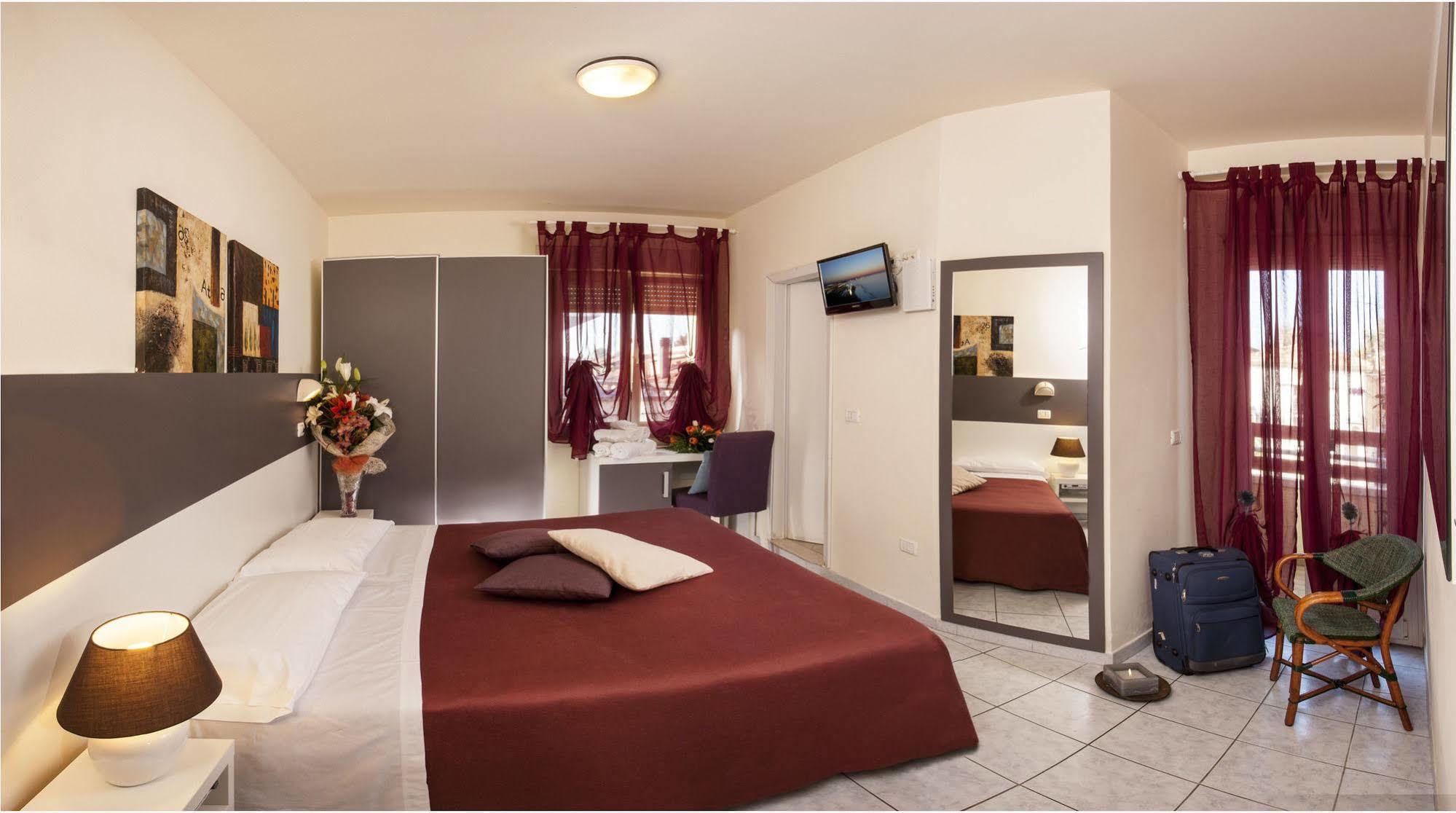 Hotel Locanda Rosy Cattolica Exterior foto